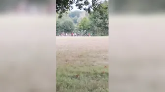 Il me défonce le cul dans un parc outdoor