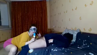 Я ела мороженоеа он кончил мне в рот