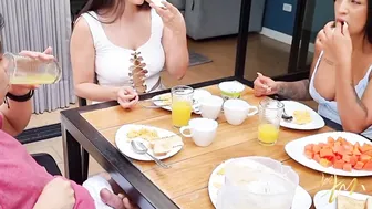 Mariana Martix is ​​unfaithful with her best friends BF and they trick her inside having a thr