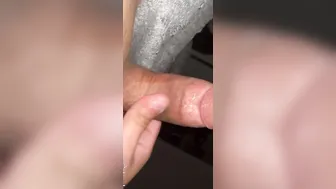 Jerking off for 6 mins cummed inside the end
