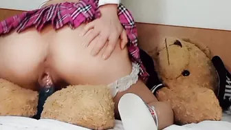 Round Booty Teenie Fucks Her New Daddy Bear