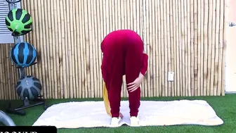 Hijab Hookup - Adorable Arab Beauty Leaves Her Coach To