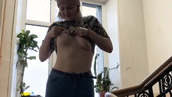 Piss outdoor into jeans