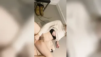 She plowed her unshaved twat into the fitting room