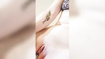 fucking my vibrators until I squirt