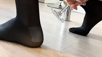 Drinks his piss and masturbates