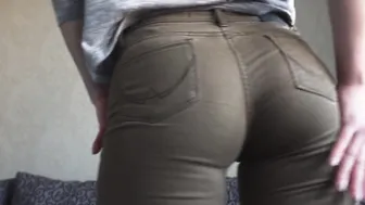 goddess Bombshell Into Irresistible Tight Jeans Showing Off Her Super Butt 4K