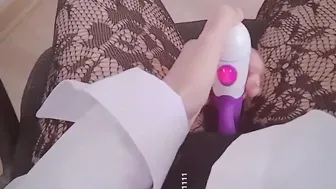 Joven secretaria cachonda se masturba en la oficina ♡ - Nyauri1-