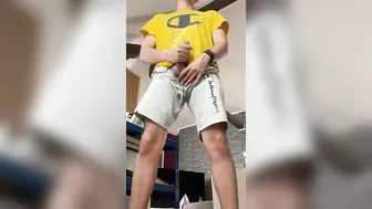heterosexual Twinky college boy wants you to suck him