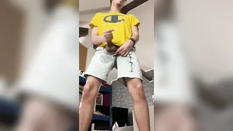 heterosexual Twinky college boy wants you to suck him