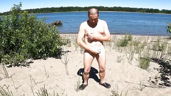 Gettin blowjob at the river beach