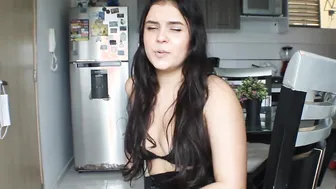 Me follo a despues de que su jefe la deja caliente- MelanieC- porno en español