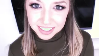 TAYLOR SANDS  AKARRA SUMMERS PERFORMANCE OFF THEIR BODIES AND SUCK DICK