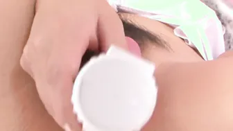 A Great Japanese Teenager Masturbates