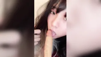 【女装】男の娘がディルドをぺろぺろして恥ずかしいシミが....パンティにせーしおもらし/귀여운 femboy 젖은 그녀의 팬티 로 타격 직업