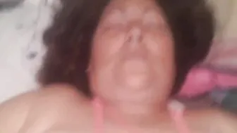 puta culona invita al amigo a su casa para qe se la coja x el culo