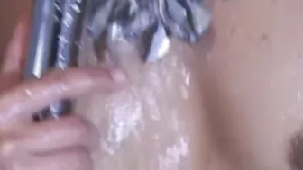 Dripping thin shower 19 year old finger bang her vagina
