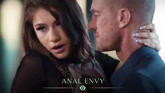 Rebel Lynn Begged Him To Cummed Her Booty