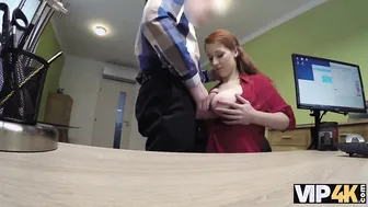 VIP4K. Isabella dà la sua snatch rasata per scopare per