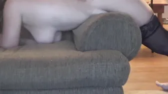 Mrsraquel porn video – Booty Fucking Over Couch Arm