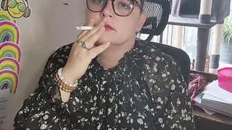 Quick smoke break for busy secretary