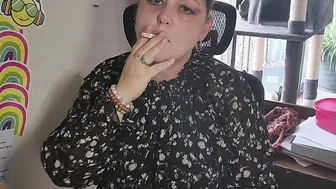 Quick smoke break for busy secretary