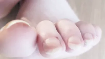Do you have a toes bondage? look at my 20yo feet and wrinkled soles