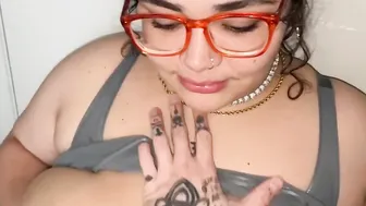 Massive boobies full of milk new interracial parents gigantic breast feeding woman shows gigantic breasts thick
