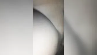Cogiendo Bien abierta mi mujer se deja echa la leche en la barriga