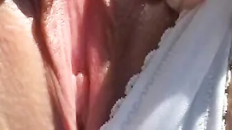 Blondes Teens Outdoors riesenkugeln