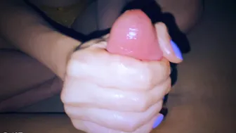 Skilled hand job from amateur women - Lots of frenulum rubbing and big explosive cummed - Isis Moone