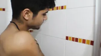 I screwed my stepsister because she comes in the WC