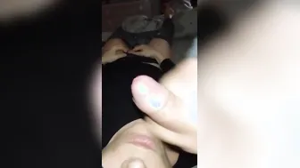 Masturbation mutuelle et facial dans la chambre dune cougar