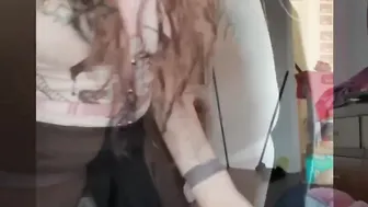 hot tatted bimbos shakes fat booty