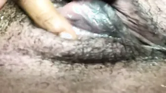 18 Yo making her vagina dripping