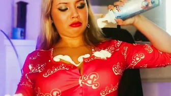 asmr – lots of whipped cream