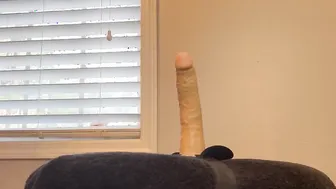 Huge Butt mom Ride a Sex Toy inside her Booty