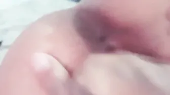 Caliente y con ganas Le doy mi panocha a mi amigo.