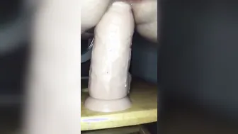 Stretching my snatch with a vibrator into my butt