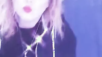 Trying to shake my ass for the camera