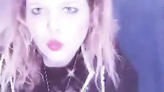Trying to shake my ass for the camera