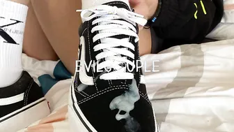 Hippie bimbos inside Vans sneakers Give best shoejob