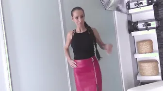 Je200 porn video – Slender Milf Shows she still has it