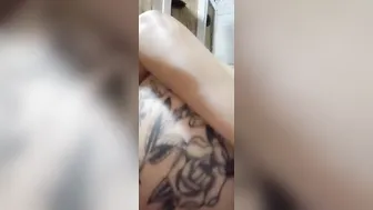 Me gusta mi juguete por mi culo
