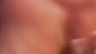 MIt Ihren steifen nippel reitet sie meinen Schwanz die MILF