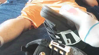 patas pies y cosquillas mexicano chacal cdmx machin morbos en zapas tenis casero fetiches