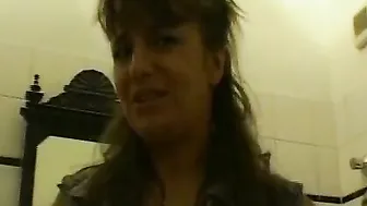 Party Mom fickt mit Barkeeper