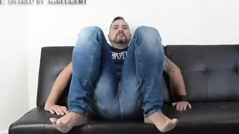 Chubby dilf with fat butt farting gigantic bare booty farts PREVIEW