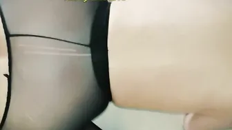 The female colleague of the company is really slutty.