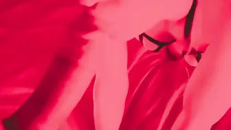 Je me meeting des Plugs Anal et des Godes Il Termine Sauvagement dans mon Cul et Ejacule sur mes Fesses